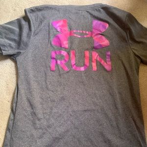 Under armor run short sleeve